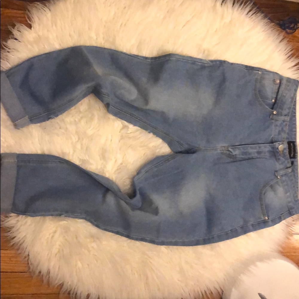 Light wash mom jeans